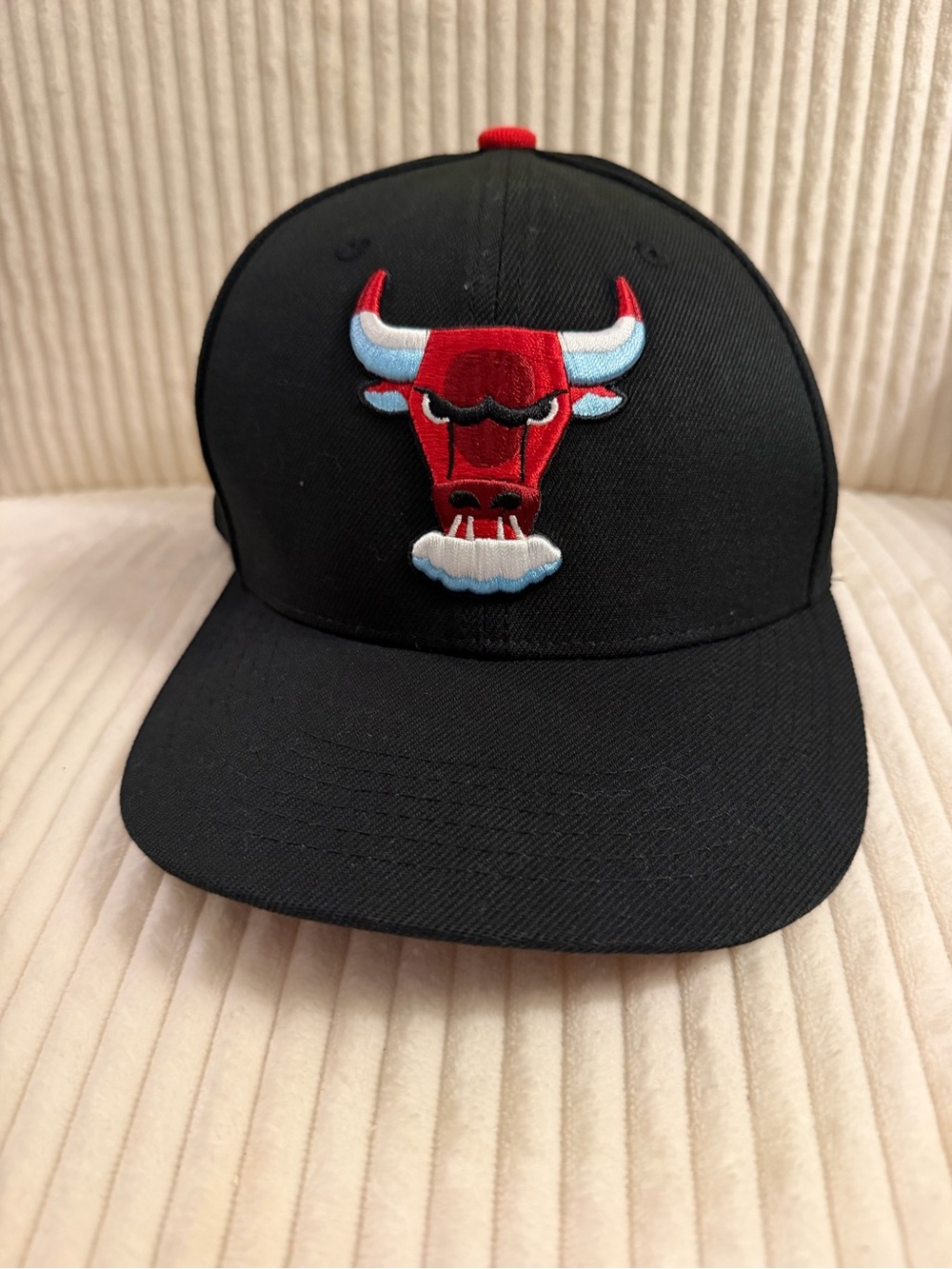 Black Chicago Bulls Snapback Hat - Artist Series Hat